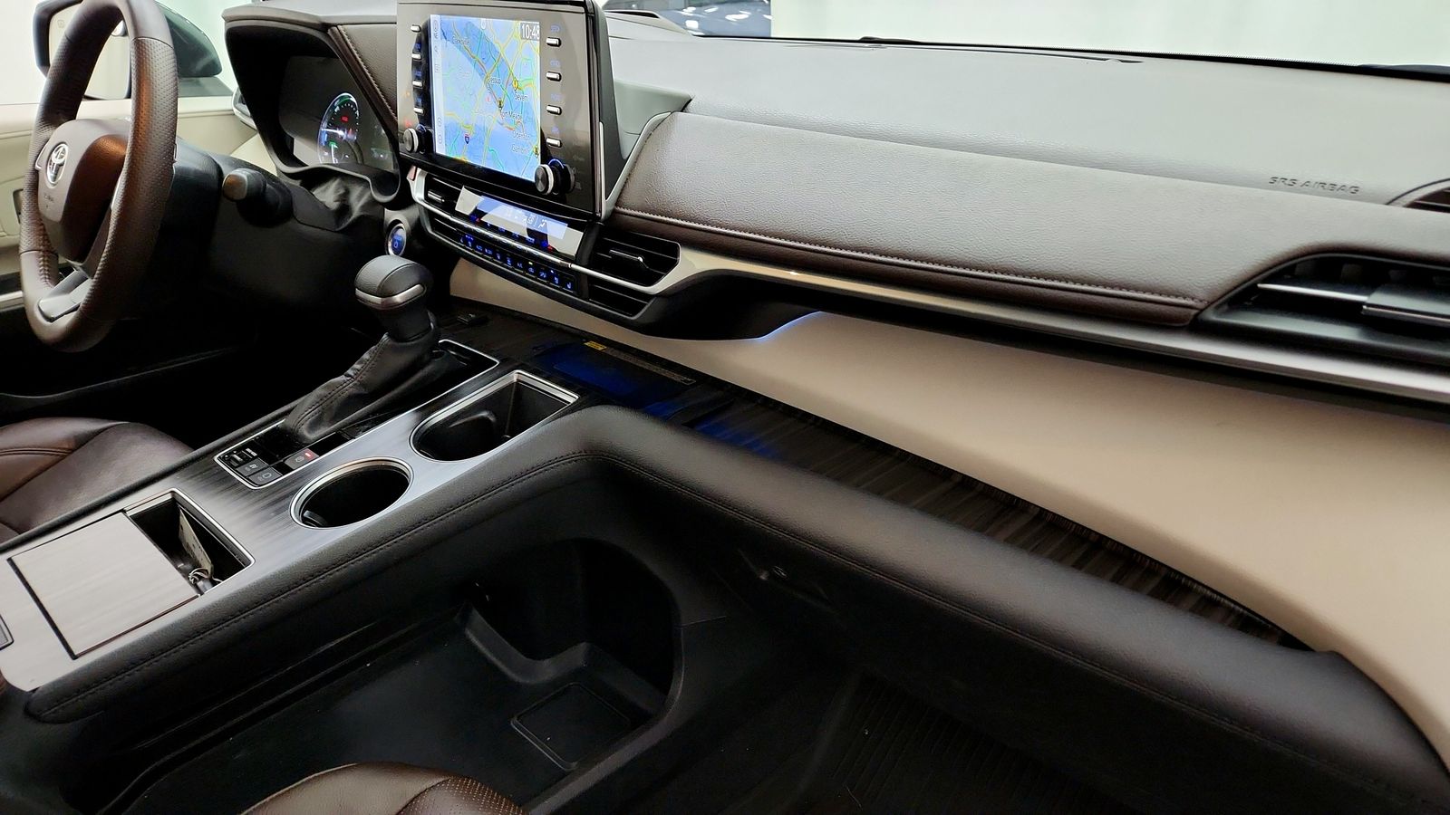 Used 2024  Toyota Platinum image 40
