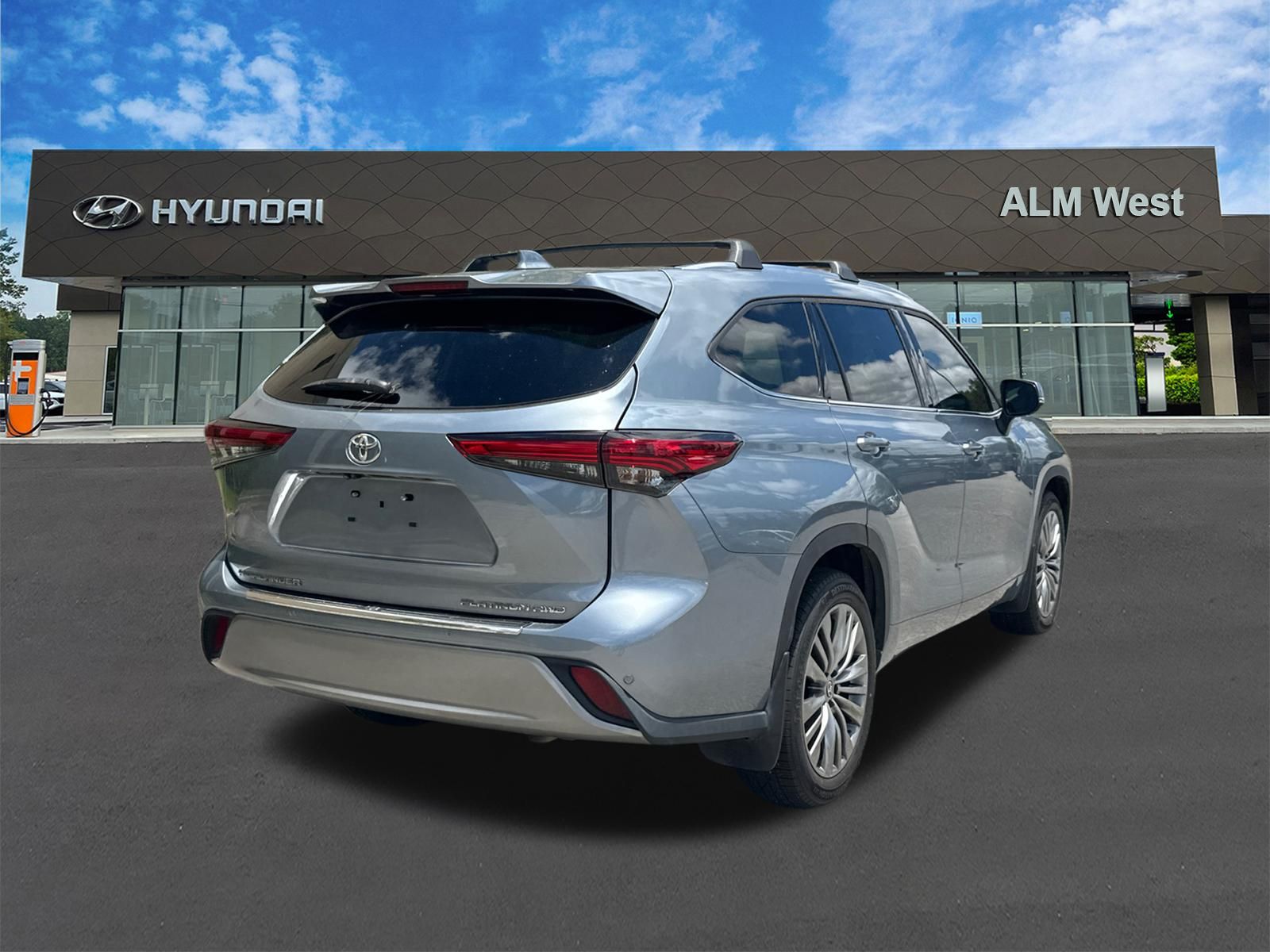 Used 2021  Toyota Platinum image 5