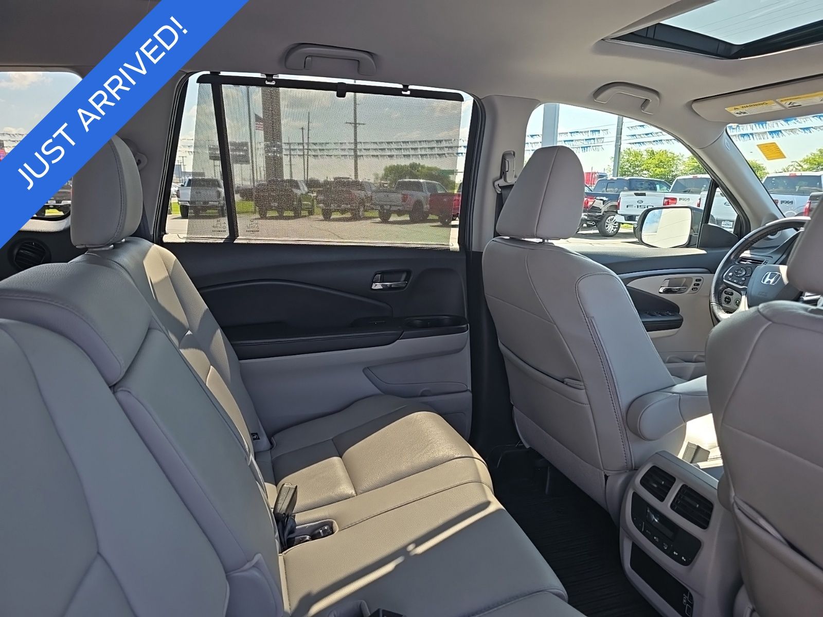 2020 Honda Pilot image 9
