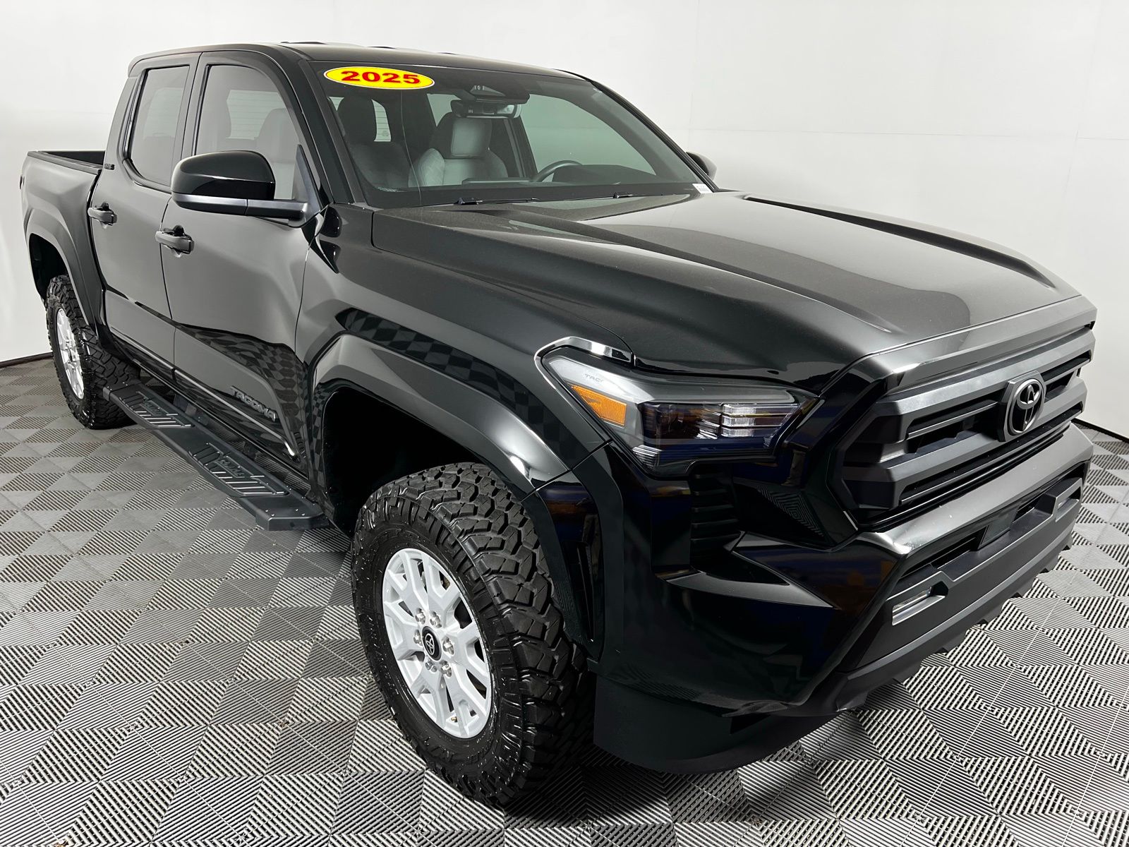 Thumbnail: 2025 Toyota Tacoma - 3