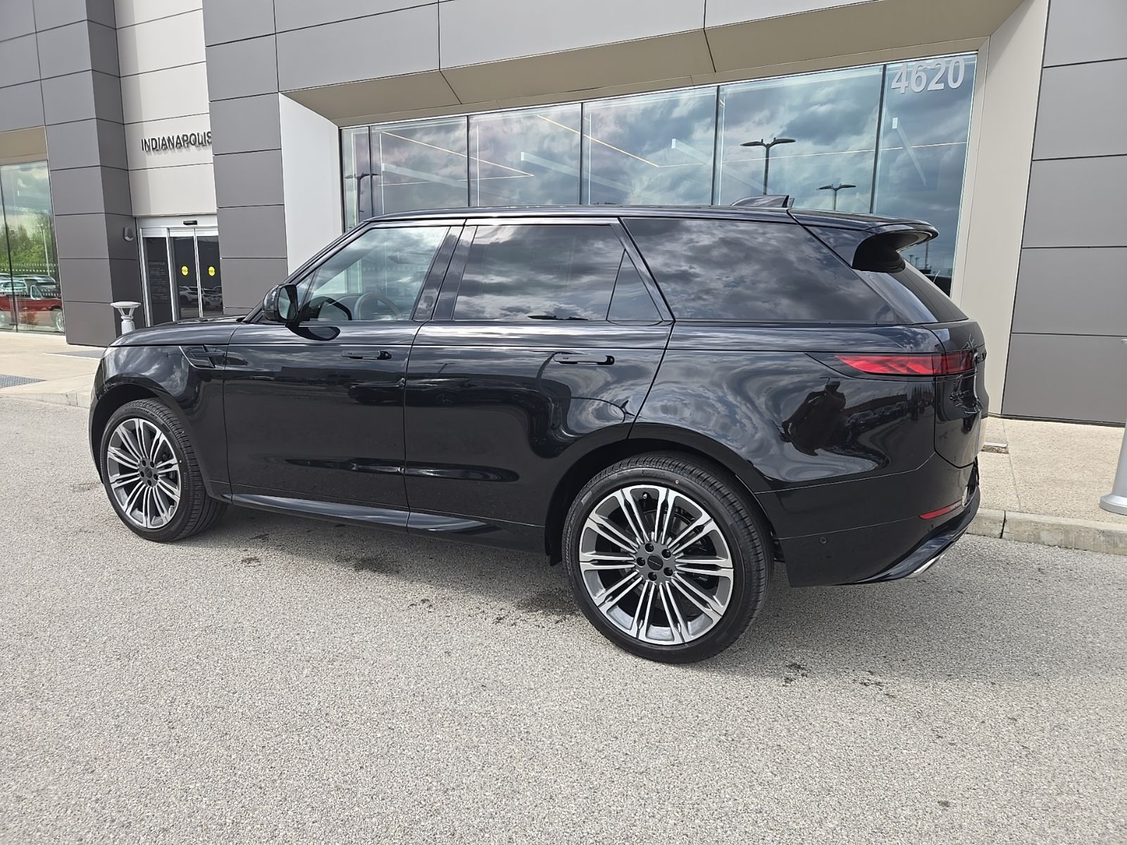 View vehicle photo 7