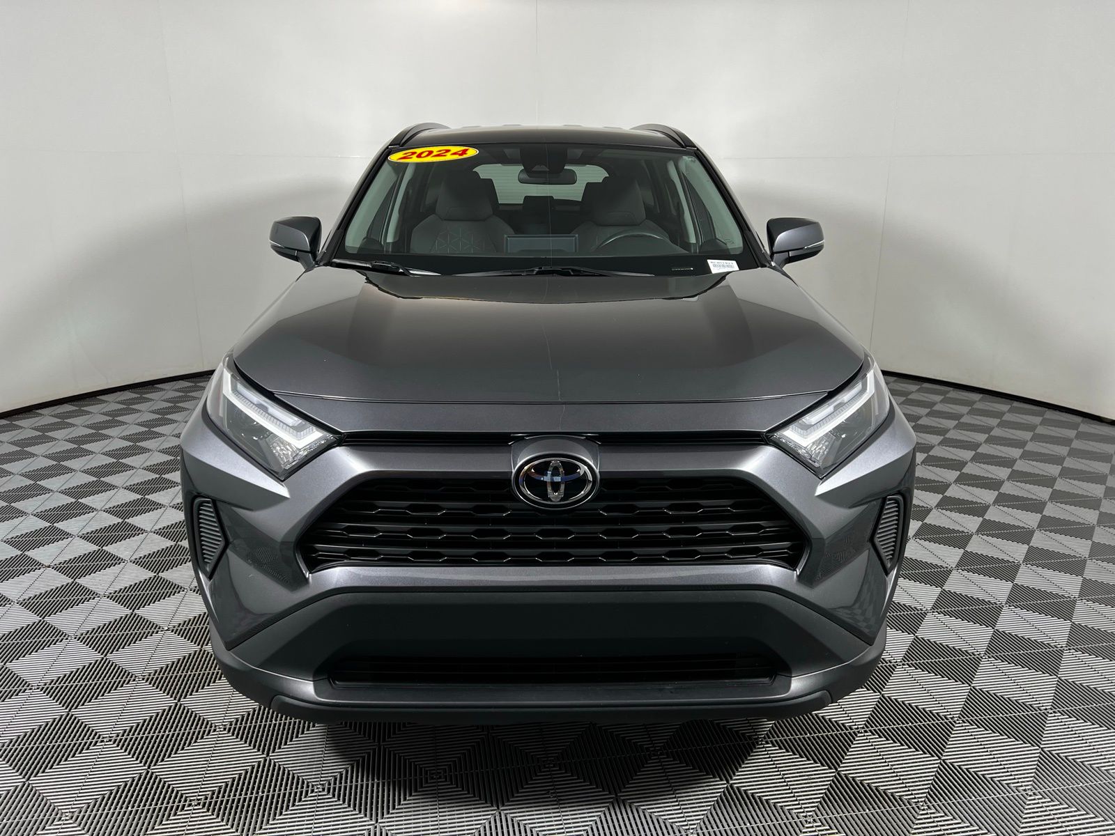 2024 Toyota RAV4 XLE 2