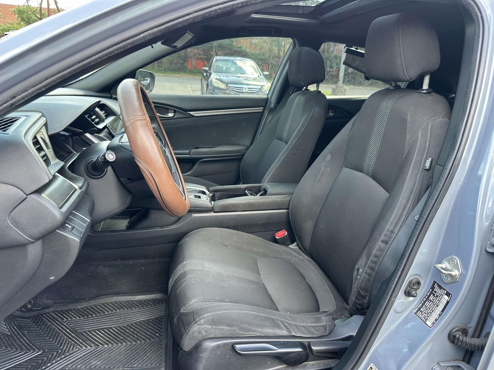 Used 2018  Honda EX image 8