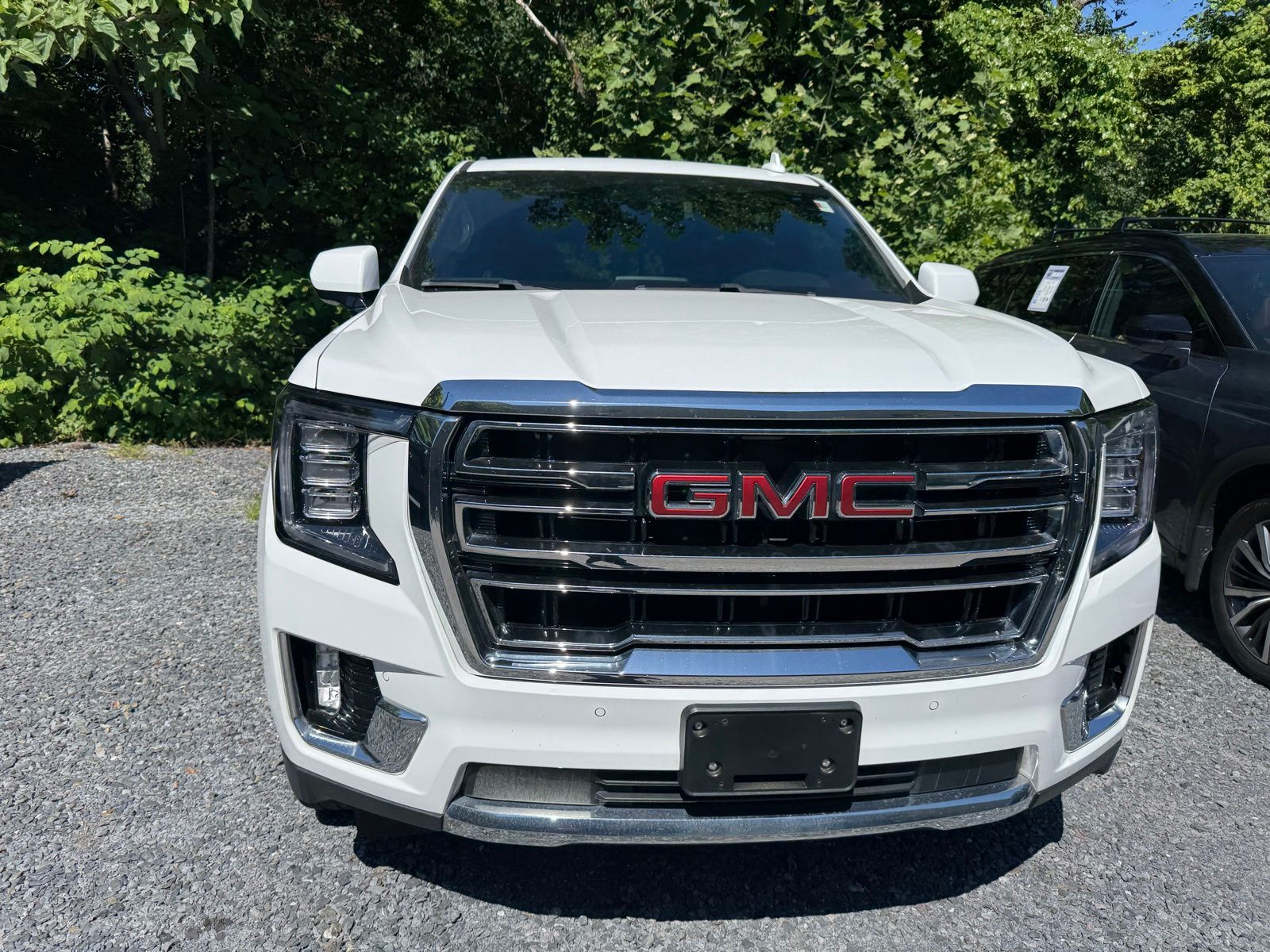 Used 2023 White GMC SLT image 2