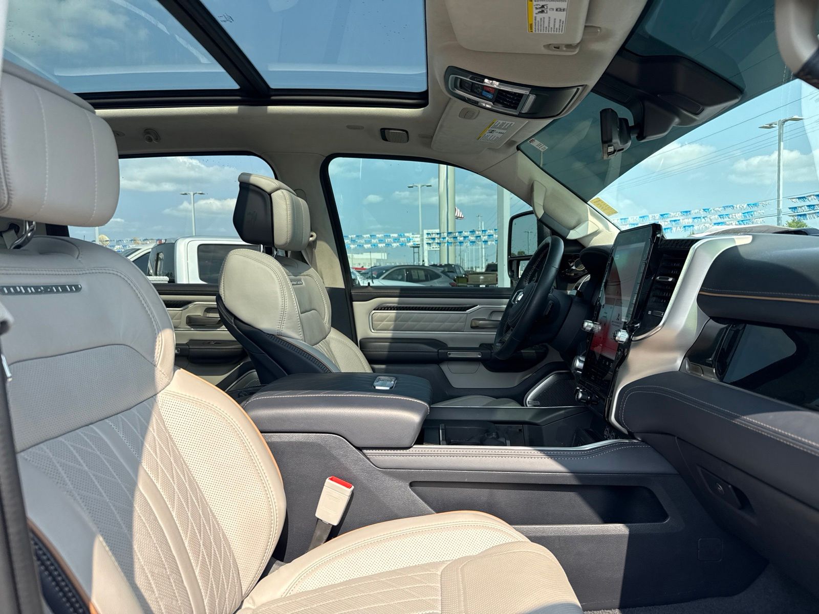 2025 Ram 1500 image 15