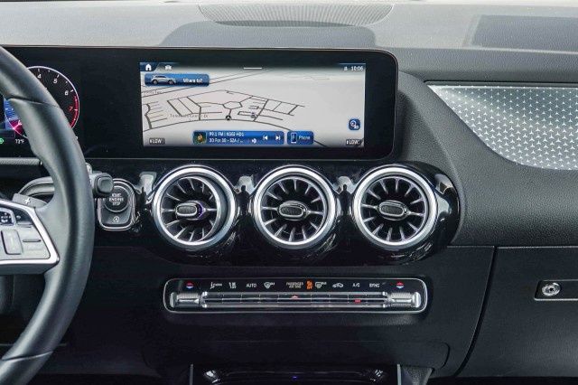2025 Mercedes-Benz GLA GLA250 - Photo 13