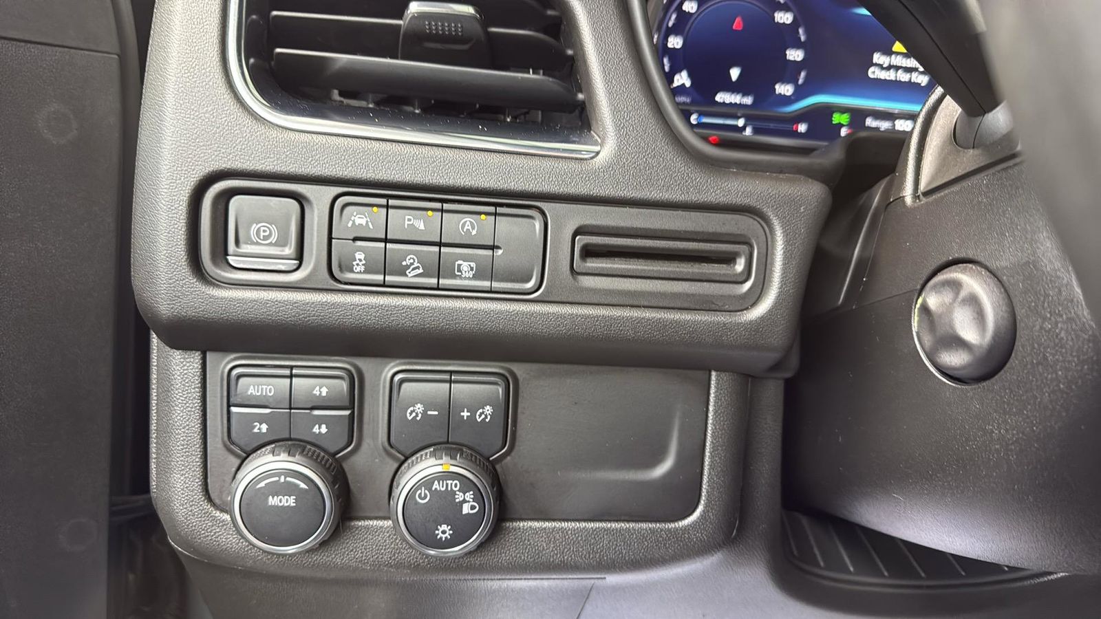 Used Car 2023 Chevrolet Suburban  Z71 For Sale Under $60,000 In Austin, Texas