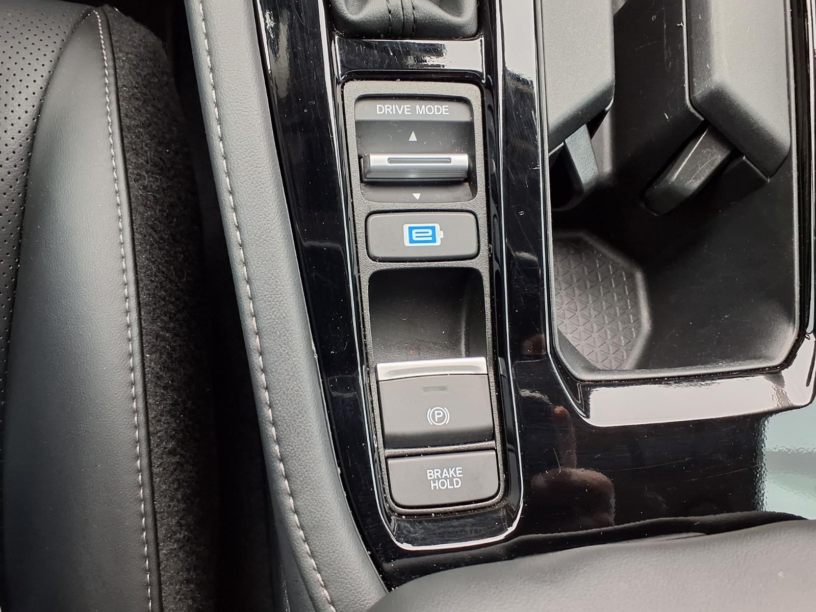 2023 Honda Accord Hybrid Touring  at Community Honda