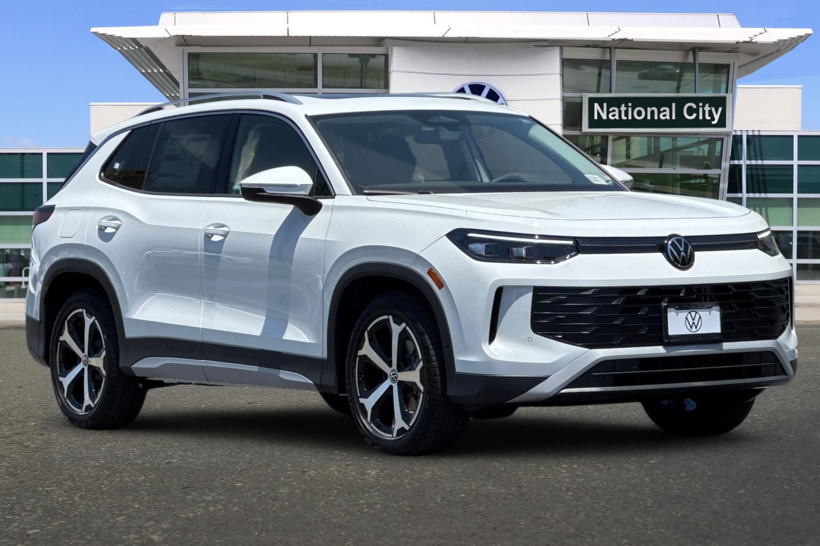 View vehicle photo 2