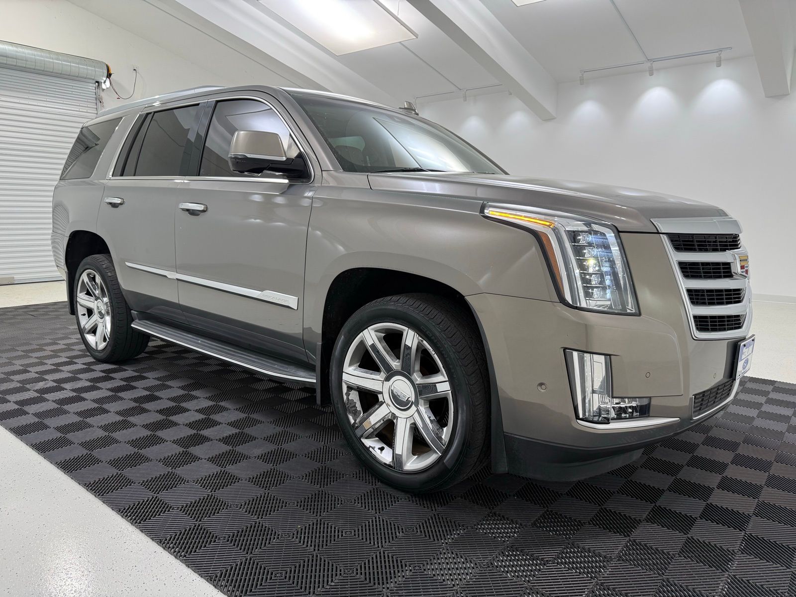 2017 Cadillac Escalade Luxury RWD