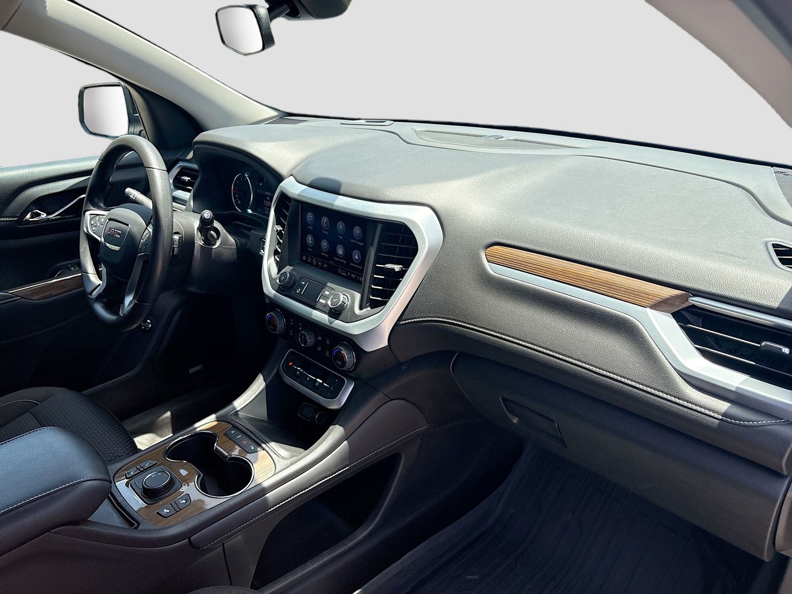 Used 2023 Black GMC SLE image 31