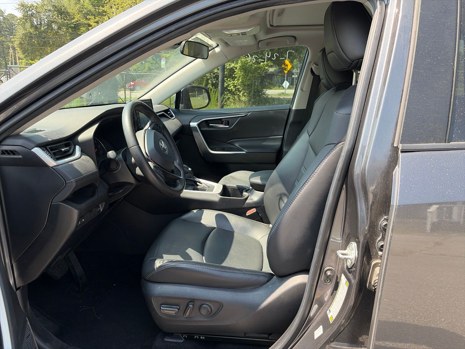 2022 Toyota RAV4 XLE Premium - Photo 9