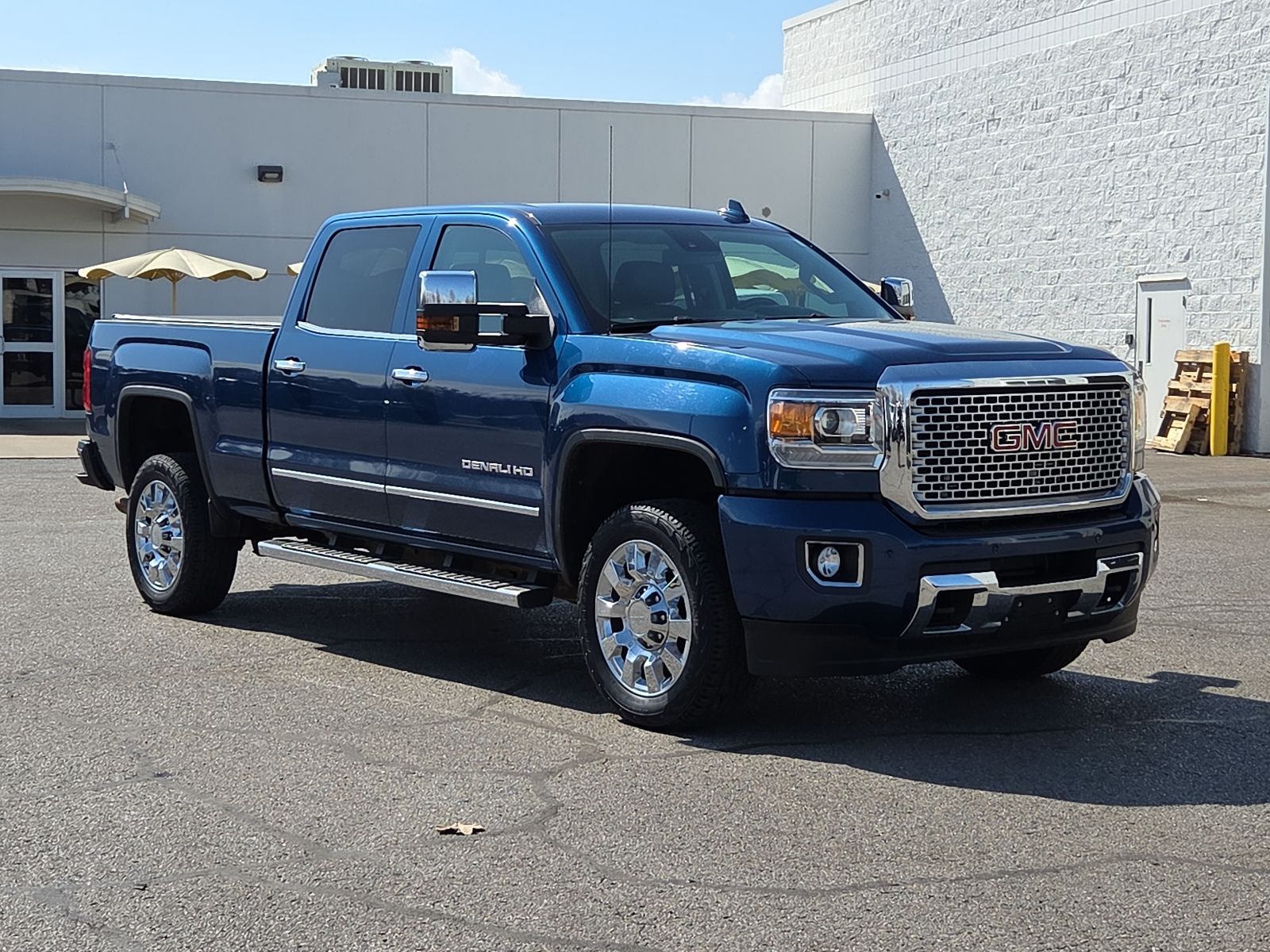 2017 GMC Sierra 2500HD Denali Crew Cab SB 4WD
