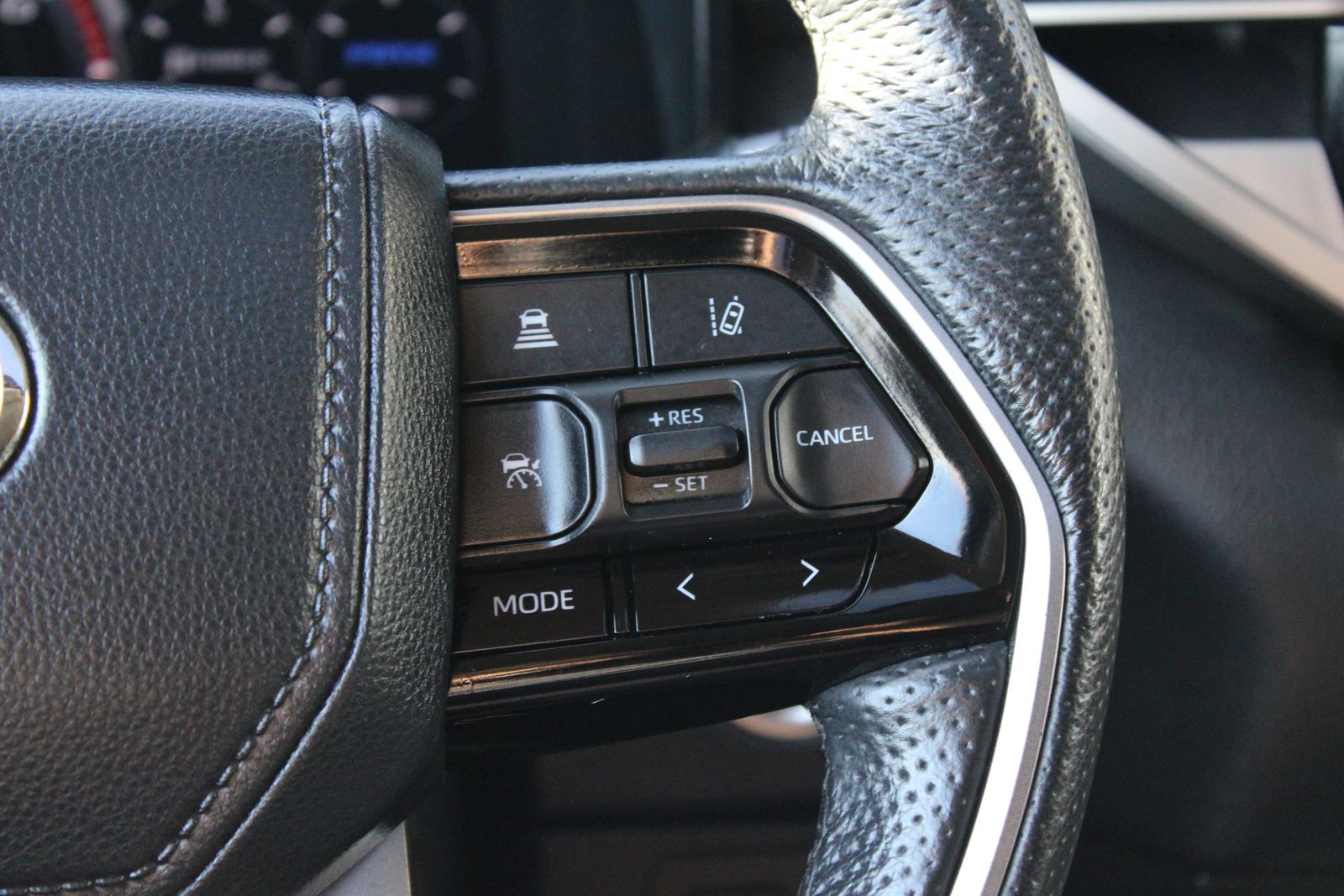 Used 2023  Toyota SR5 image 30