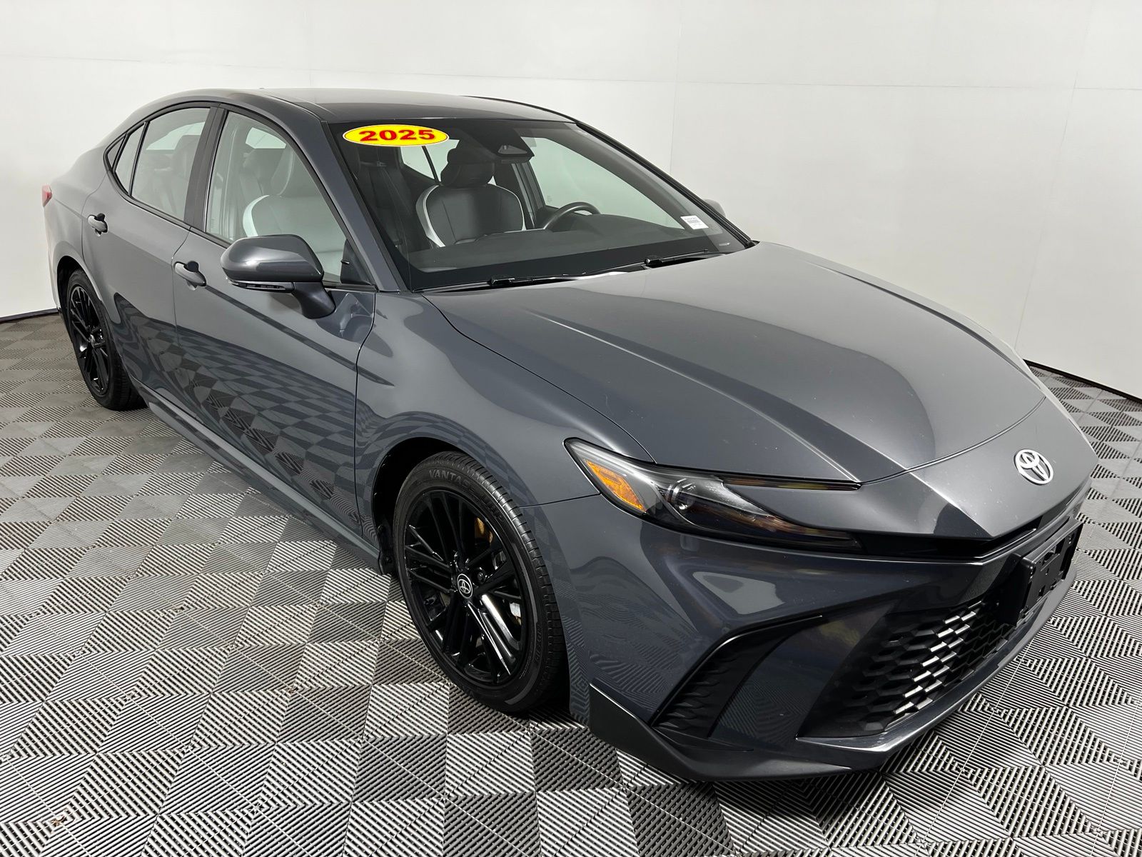 Thumbnail: 2025 Toyota Camry - 3
