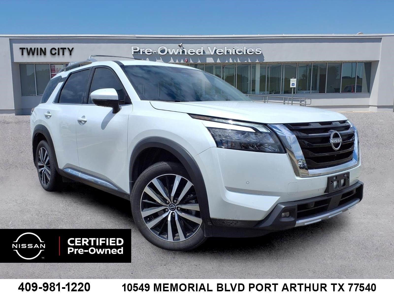 2025 Nissan Pathfinder Platinum 2WD's photo