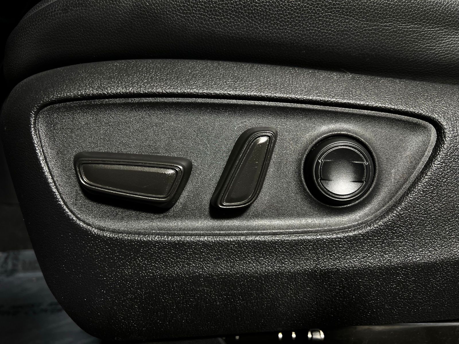 Thumbnail: 2021 Toyota Highlander - 14