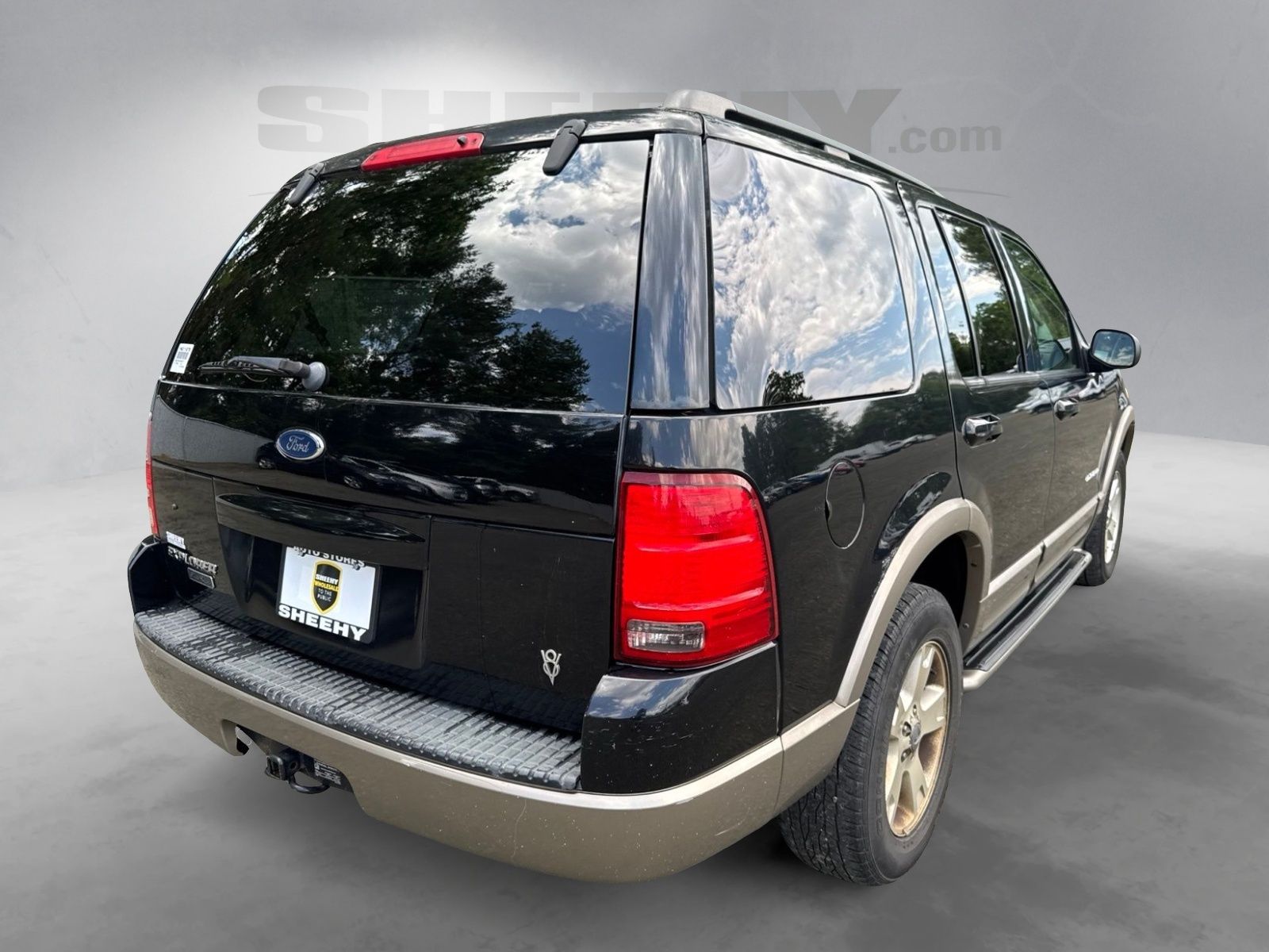 Used 2004 Black Clearcoat Ford Eddie Bauer image 8