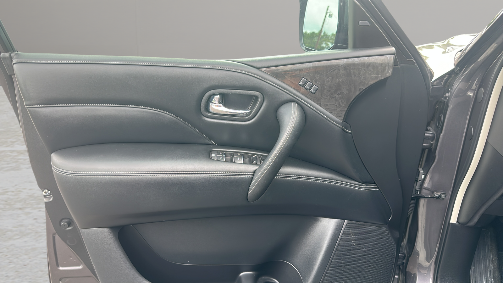 2022 INFINITI QX80 - Photo 18