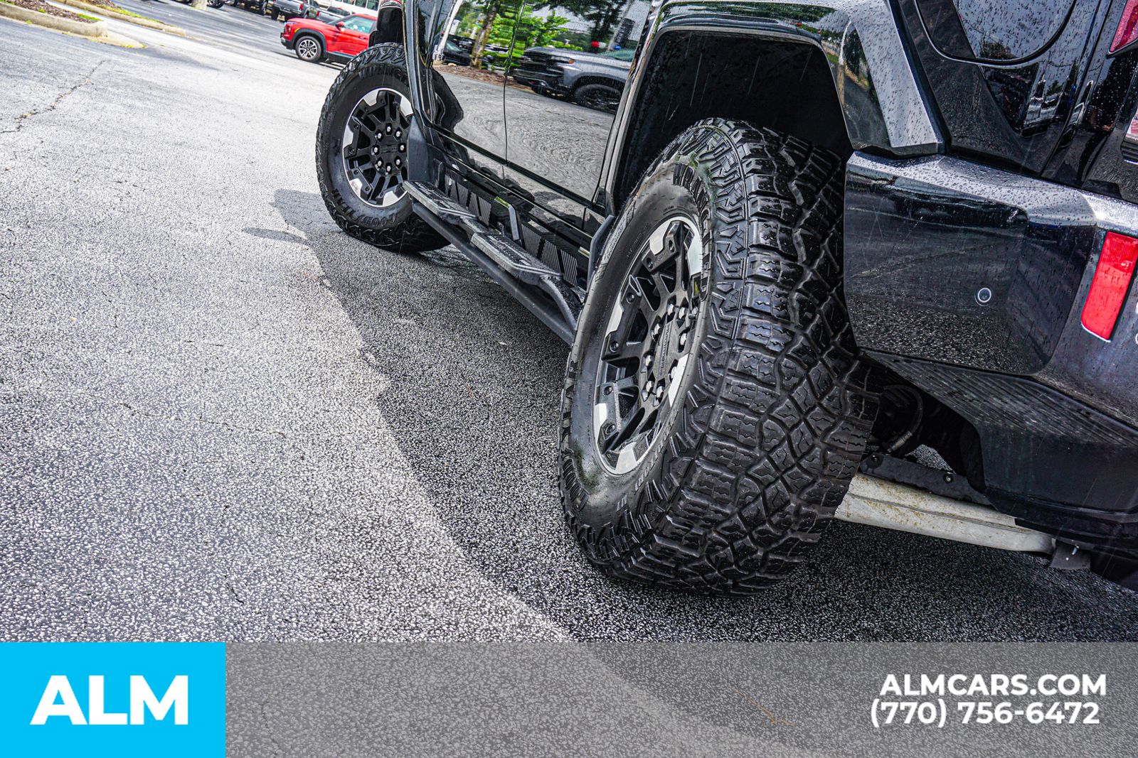 Used 2024 Black GMC 2X image 13