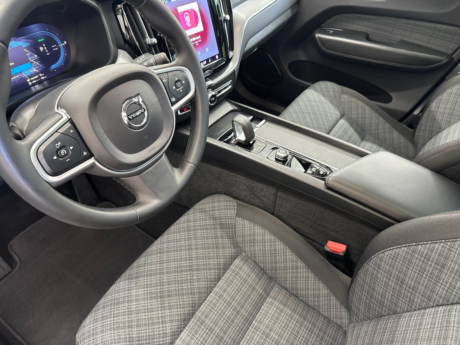 used 2022 Volvo XC60 Recharge Plug-In Hybrid car, priced at $31,998