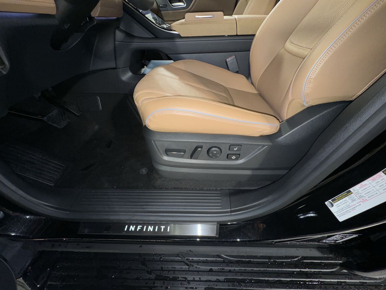 2025 Infiniti QX80 Sensory photo 16