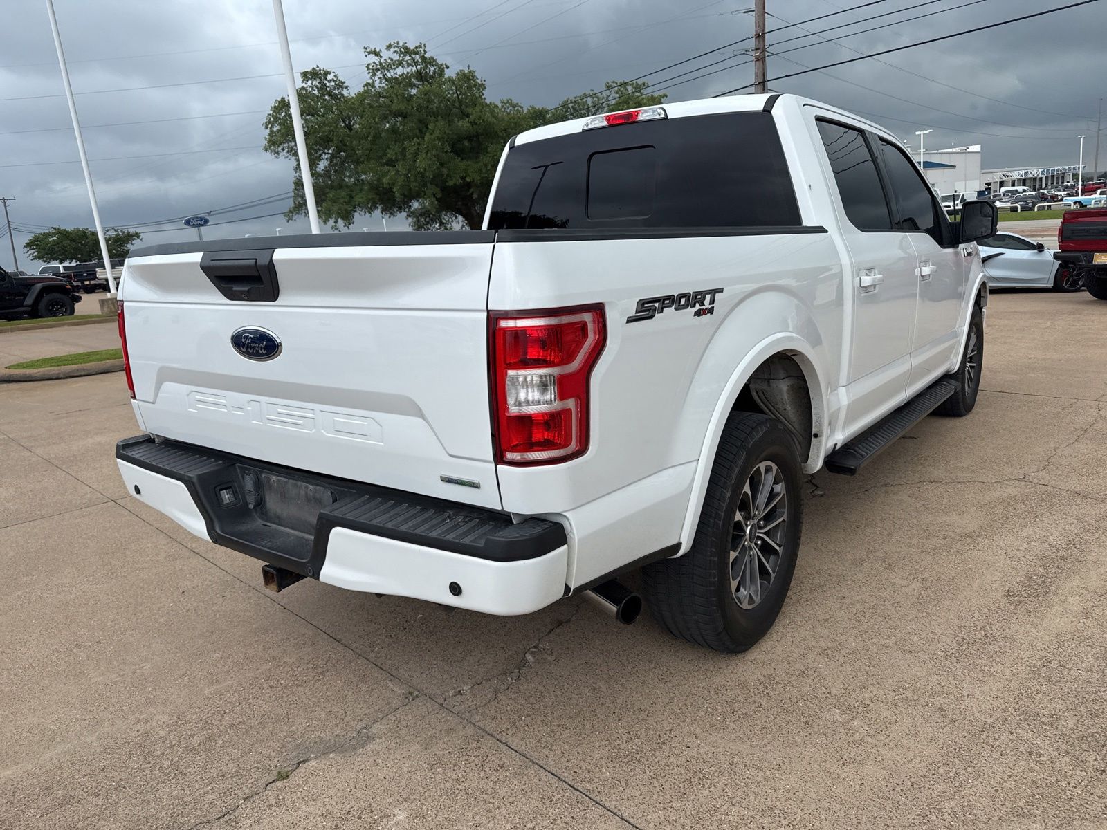 View vehicle photo 7