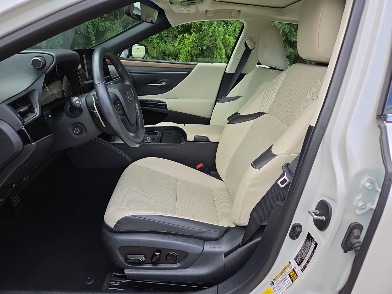 Used 2024 White Lexus 350 image 6