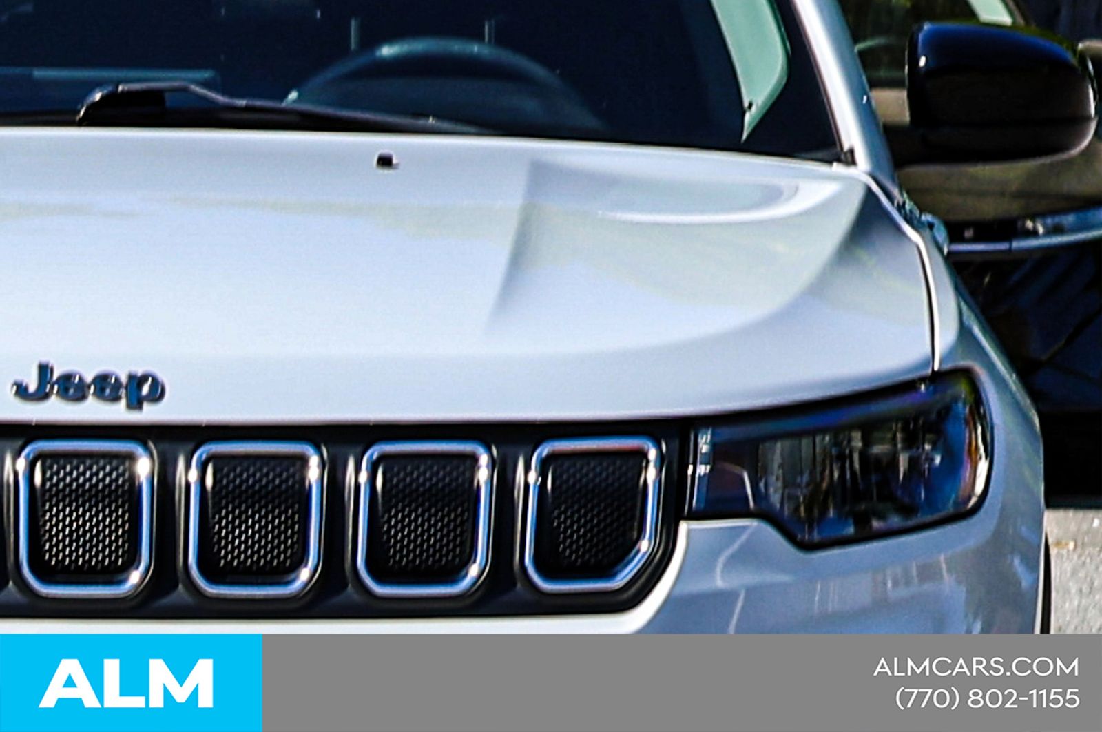 Used 2022 White Jeep Latitude image 15