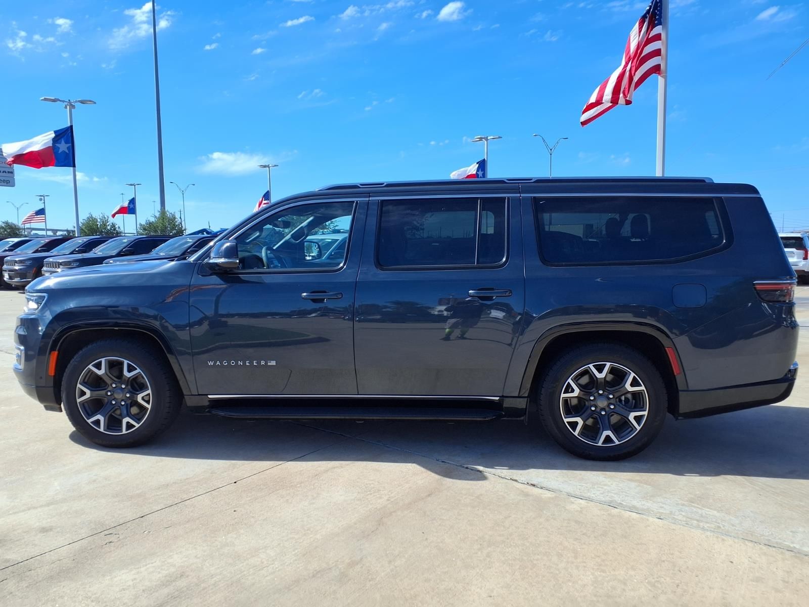 2024 Jeep Wagoneer L Series III - 8