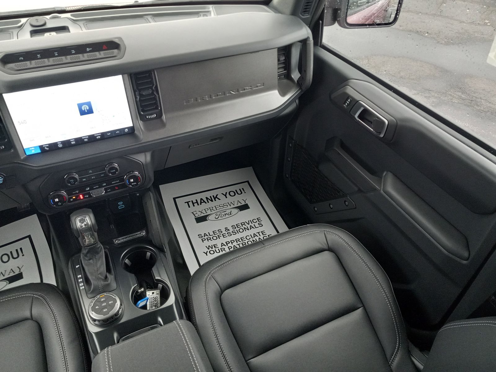 2025 Ford Bronco image 15