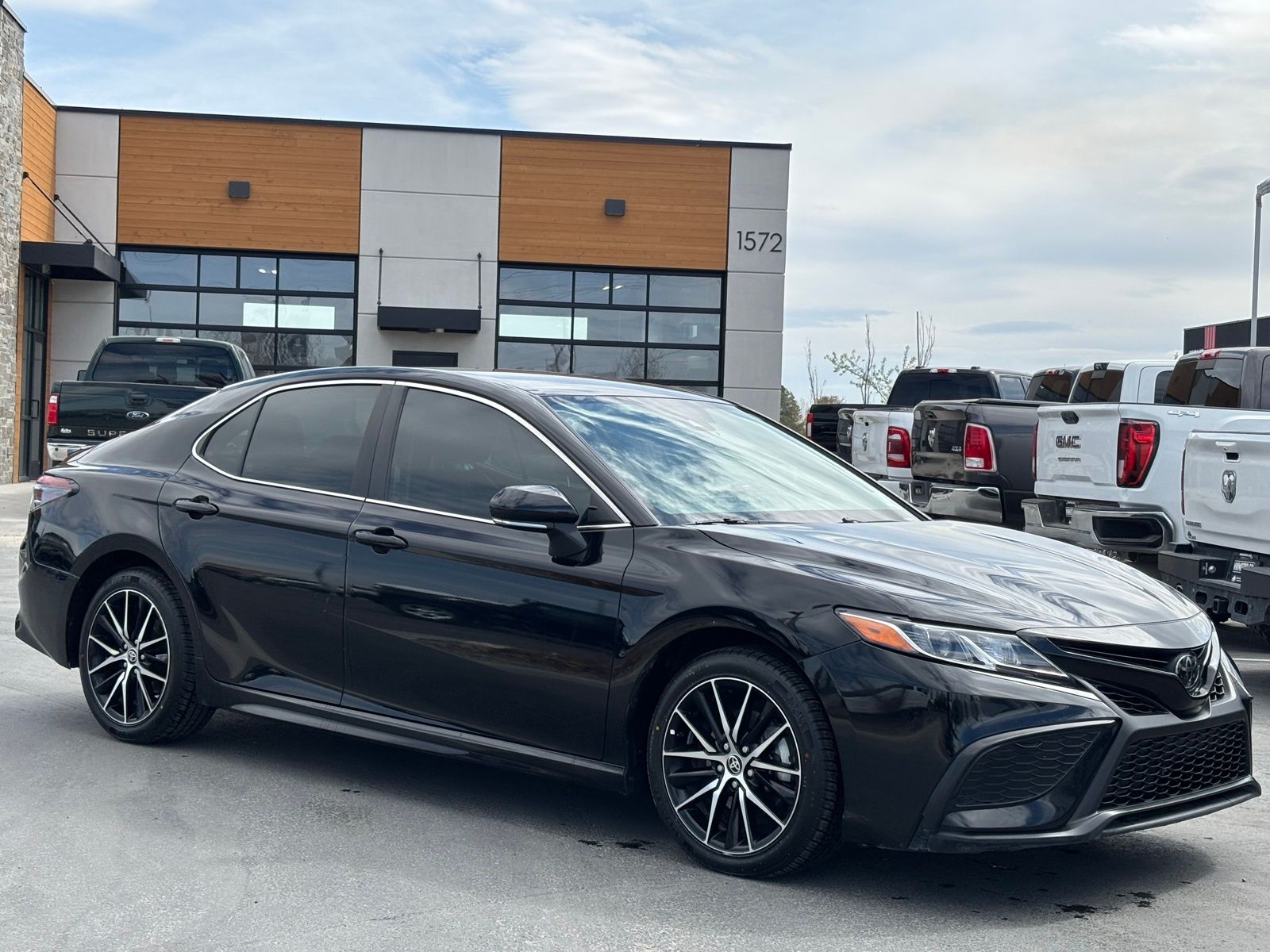 Black 2024 Toyota Camry SE FWD Sedan Front-Wheel Drive 8-Speed Automatic