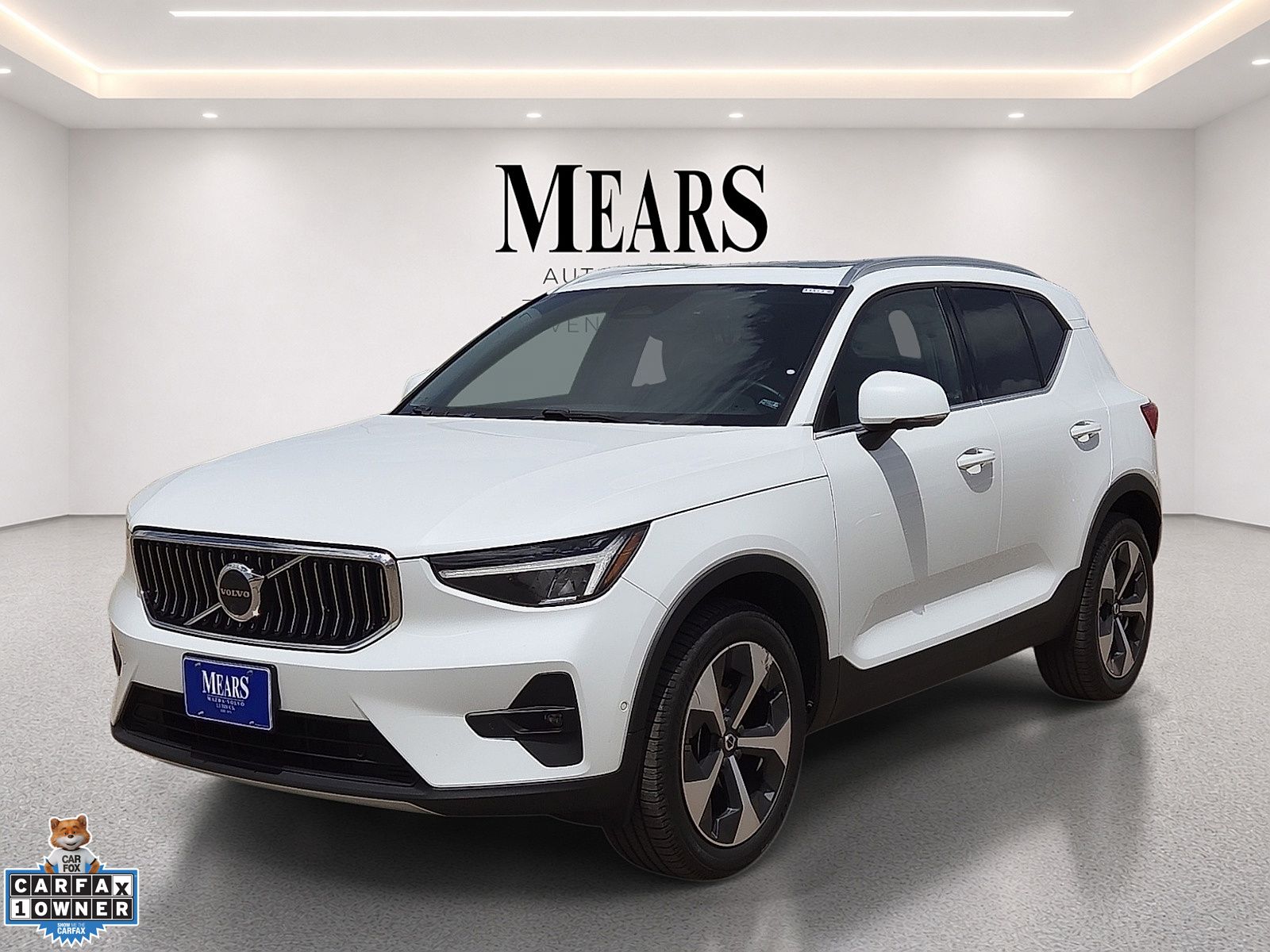 Crystal White 2023 Volvo XC40 SUV / Crossover All-Wheel Drive Automatic