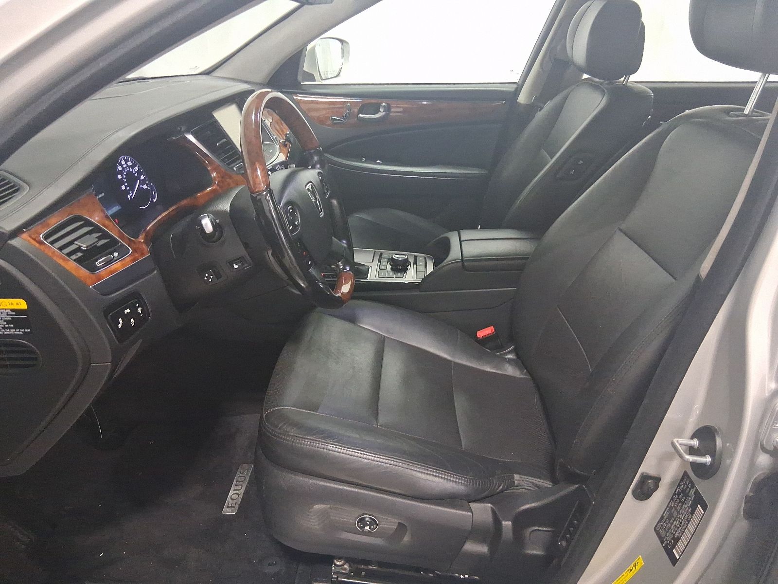Used Car 2014 Hyundai Equus  Signature For Sale Under $15,000 In Austin, Texas
