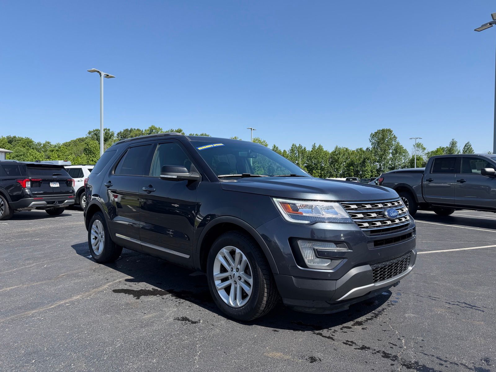 2017 Ford Explorer image 4