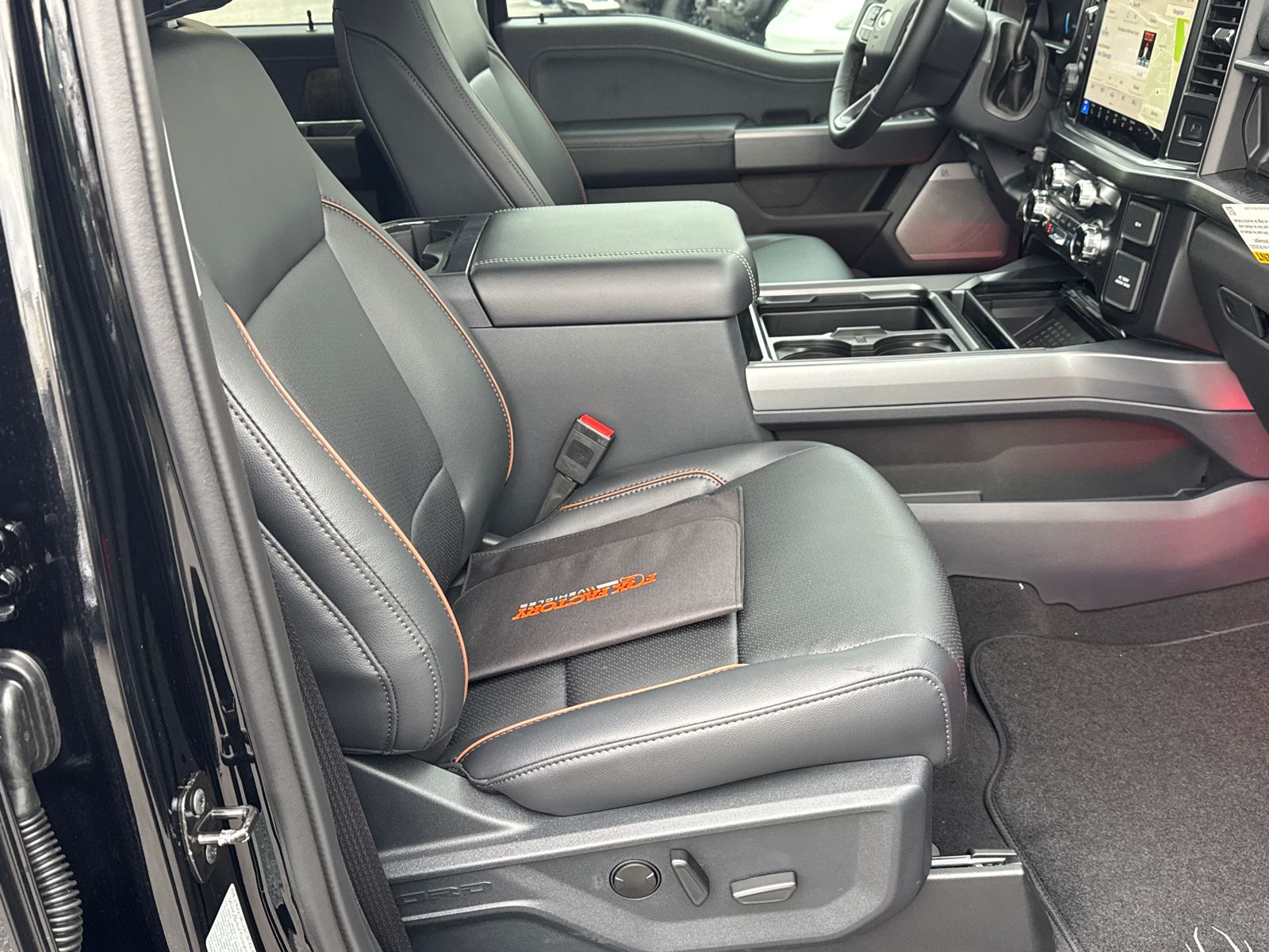 New 2026 Agate Black Metallic Ford F-250® Lariat® image 15