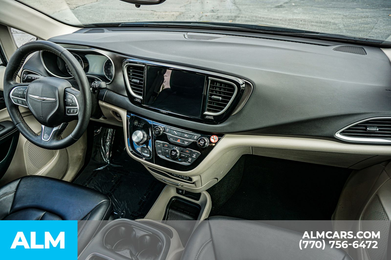 Used 2024 Black Chrysler Touring L image 25