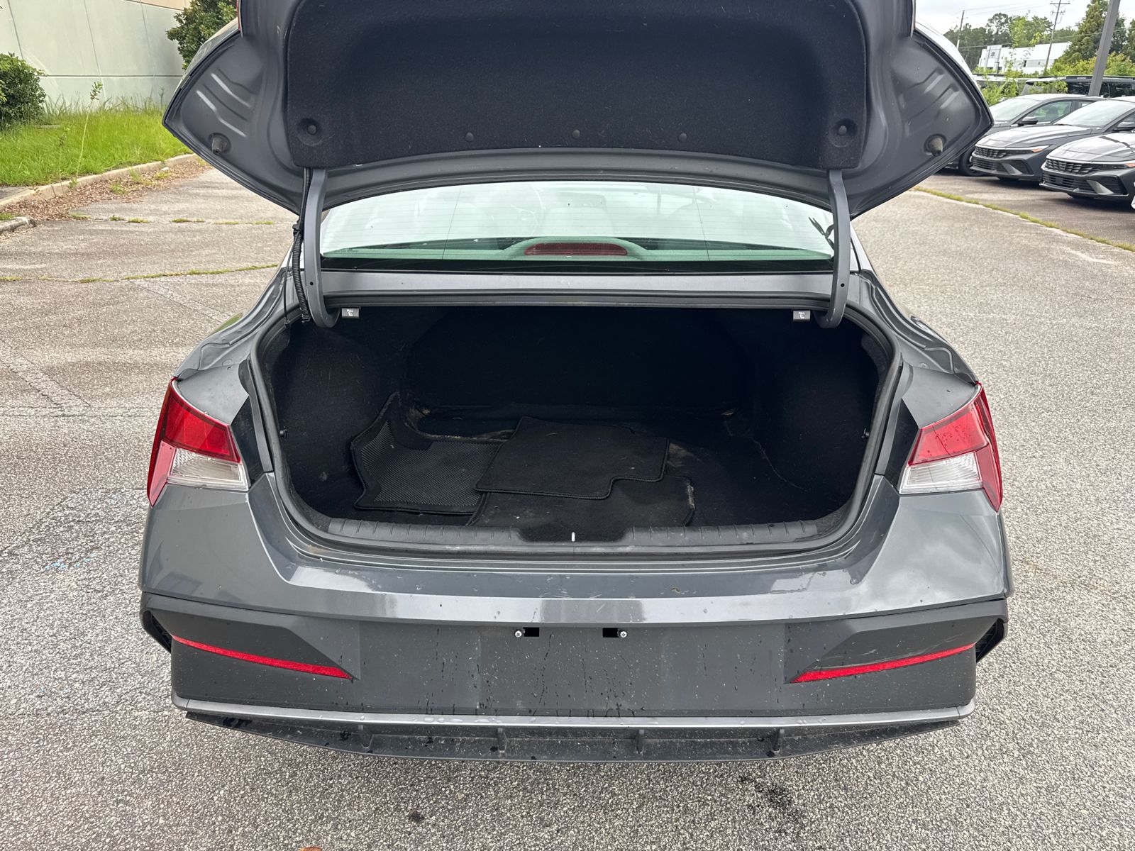 Used 2024 Gray Hyundai SE image 18