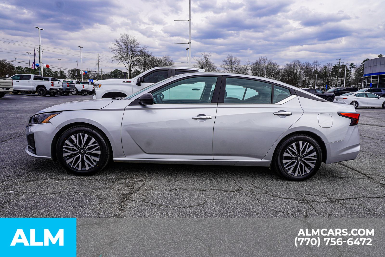 Used 2024 Silver Nissan 2.5 SV image 7