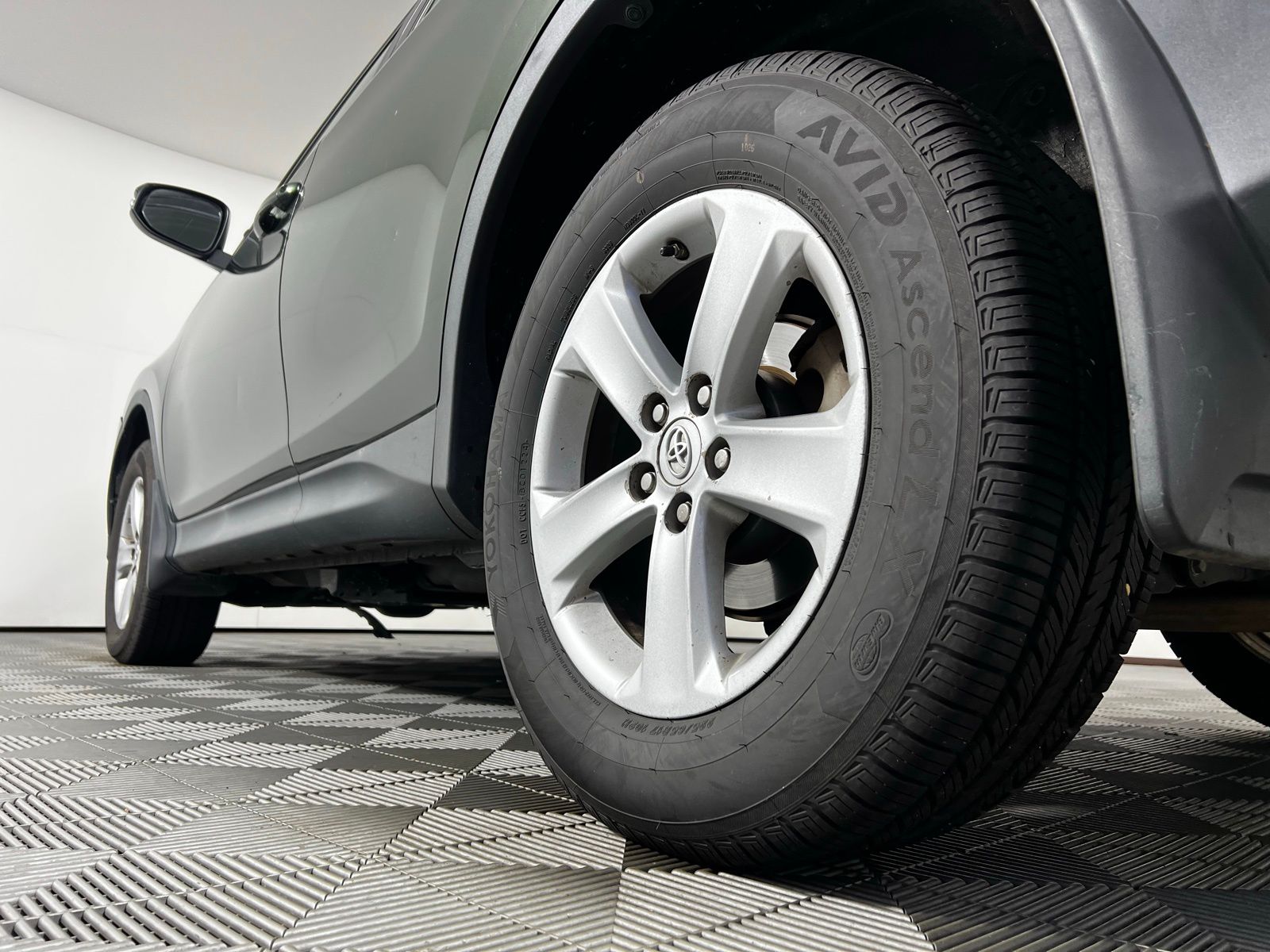 Thumbnail: 2013 Toyota RAV4 - 9