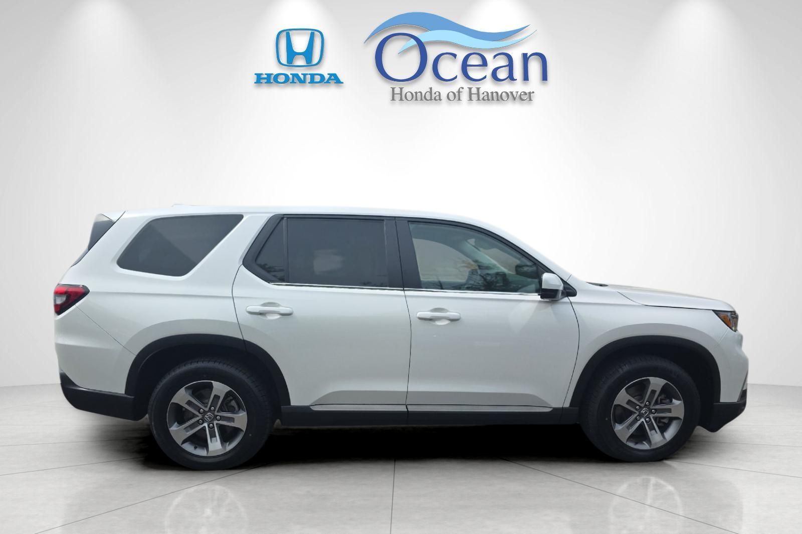 Used 2025 Platinum White Pearl Honda EX-L image 2