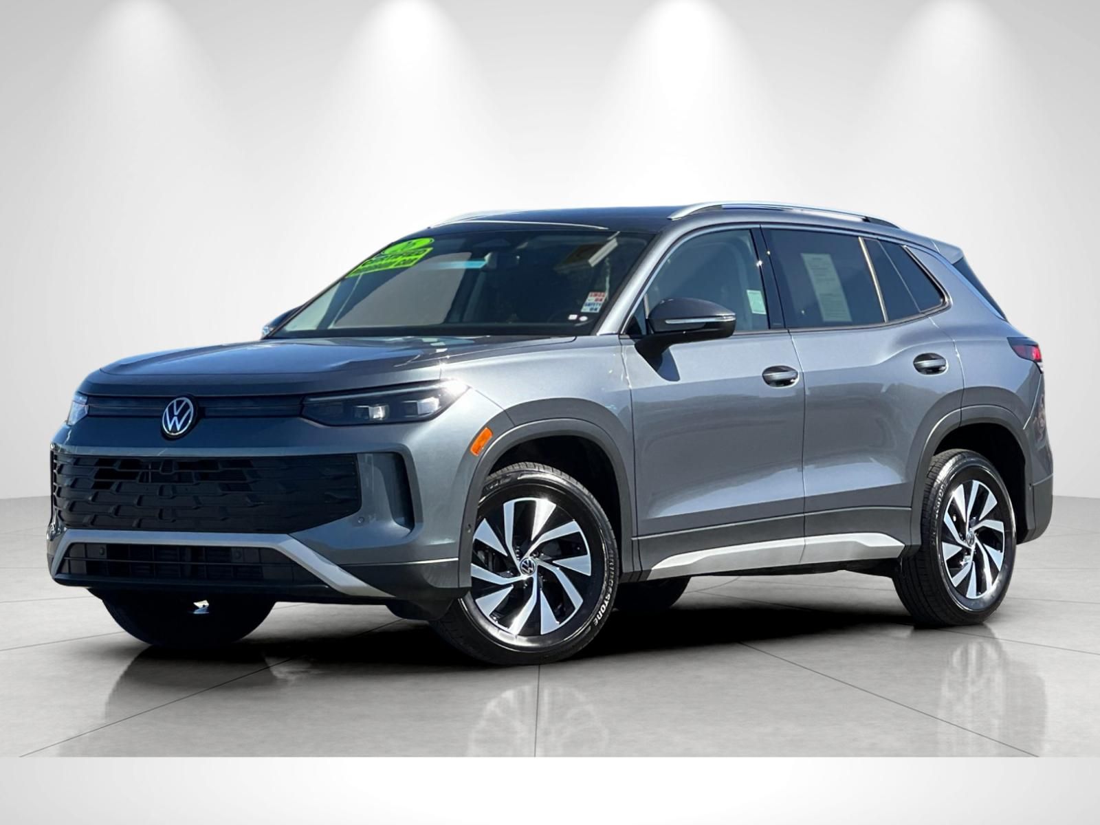Platinum Gray Metallic 2026 Volkswagen Tiguan SUV / Crossover All-Wheel Drive 8-Speed Automatic