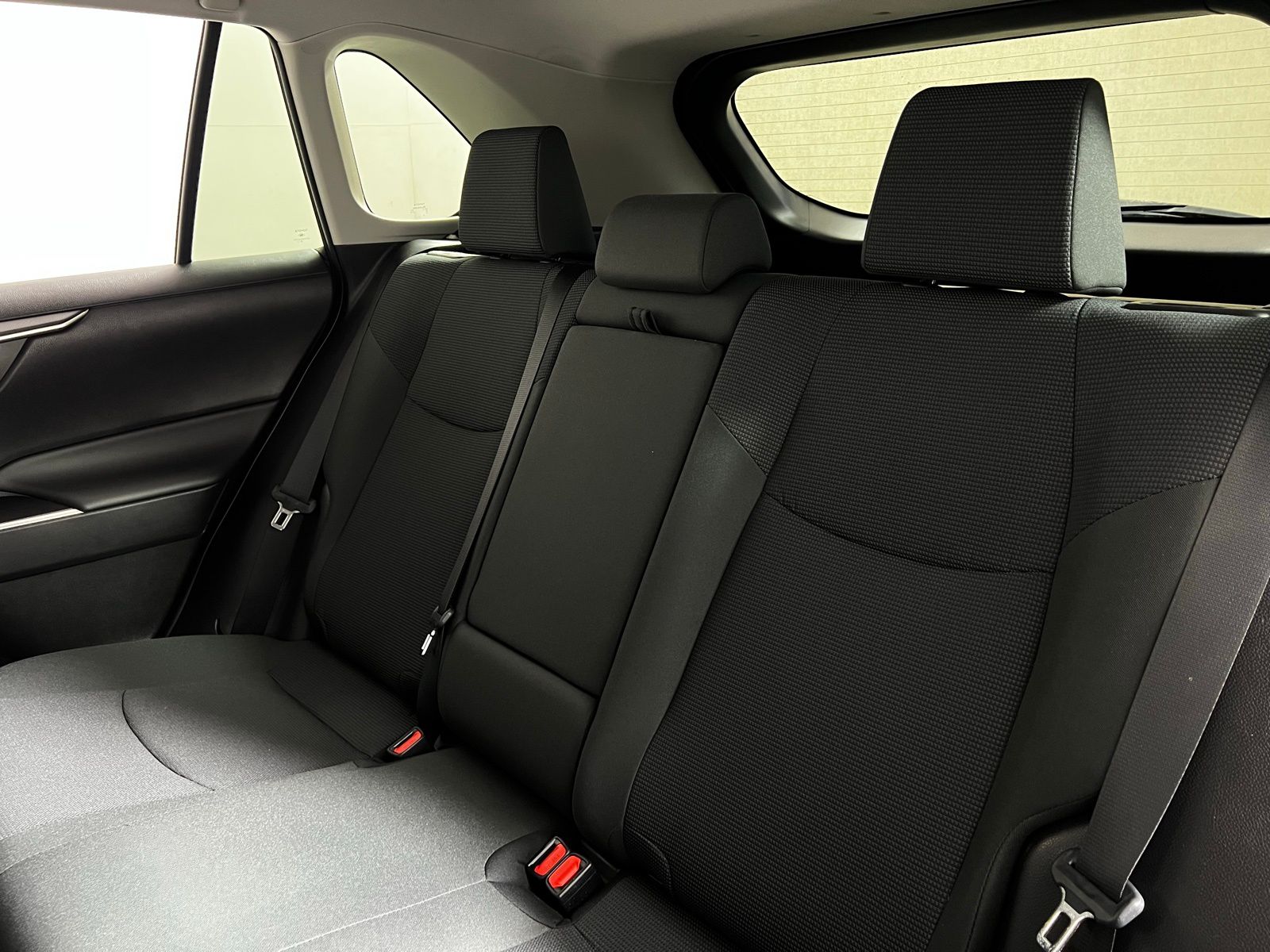 Thumbnail: 2021 Toyota RAV4 - 20