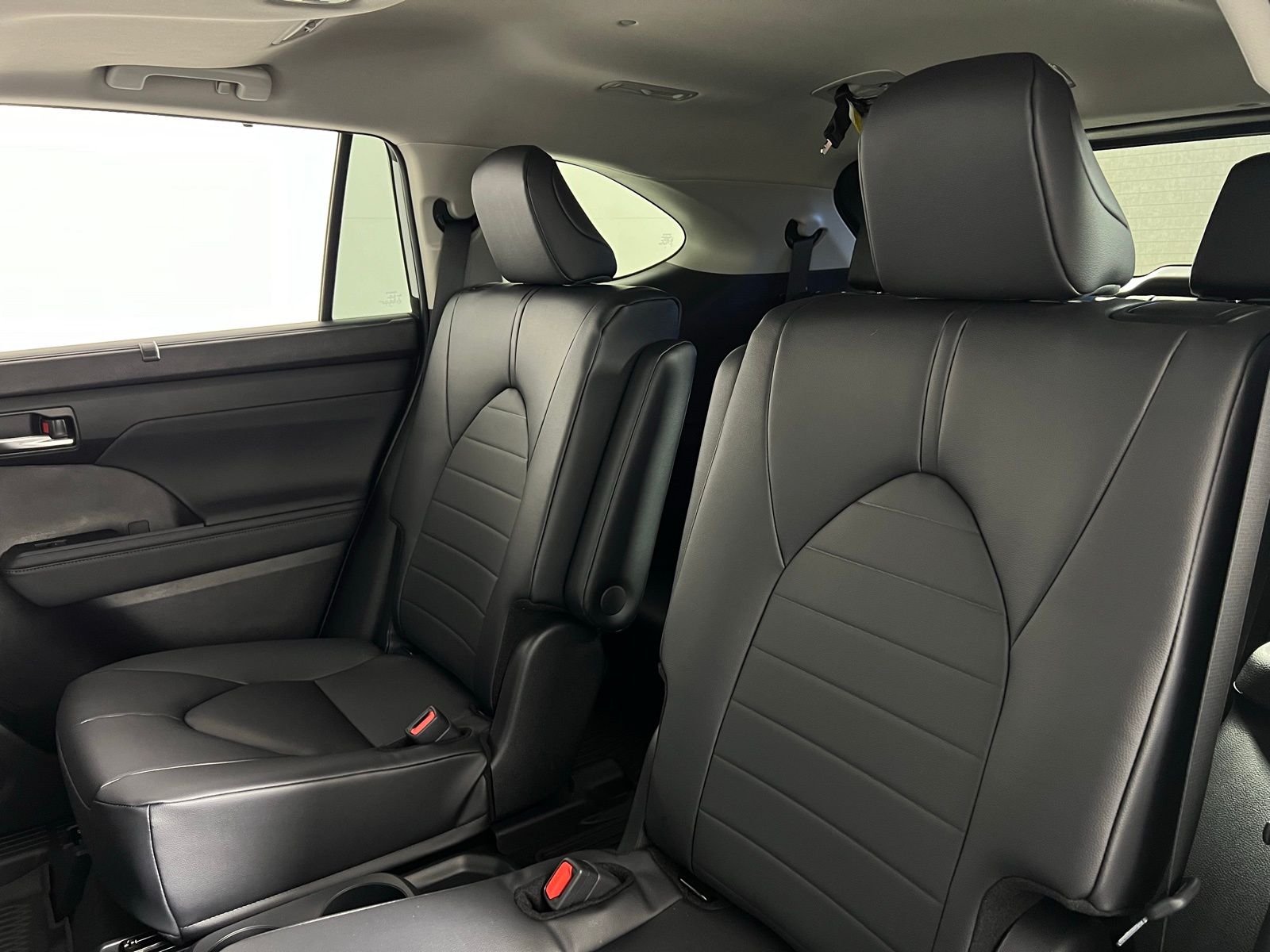 2025 Toyota Highlander XLE 20