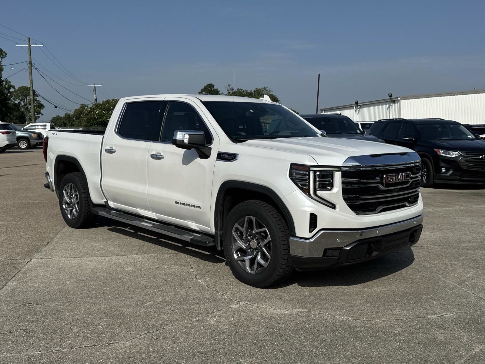 2022 GMC Sierra 1500 SLT Crew Cab 4WD
