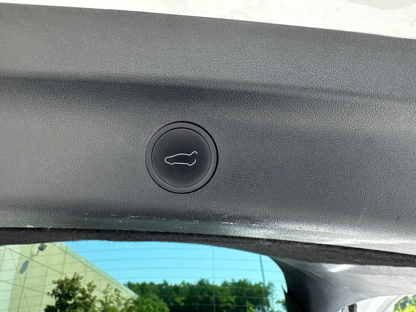 Used 2023 White Tesla Long Range image 19