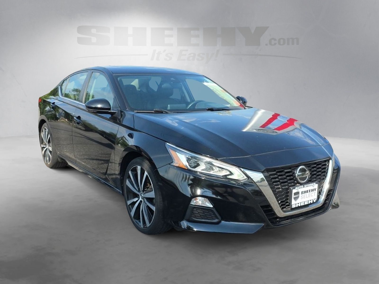 Used 2020 Black Nissan 2.5 SR image 2