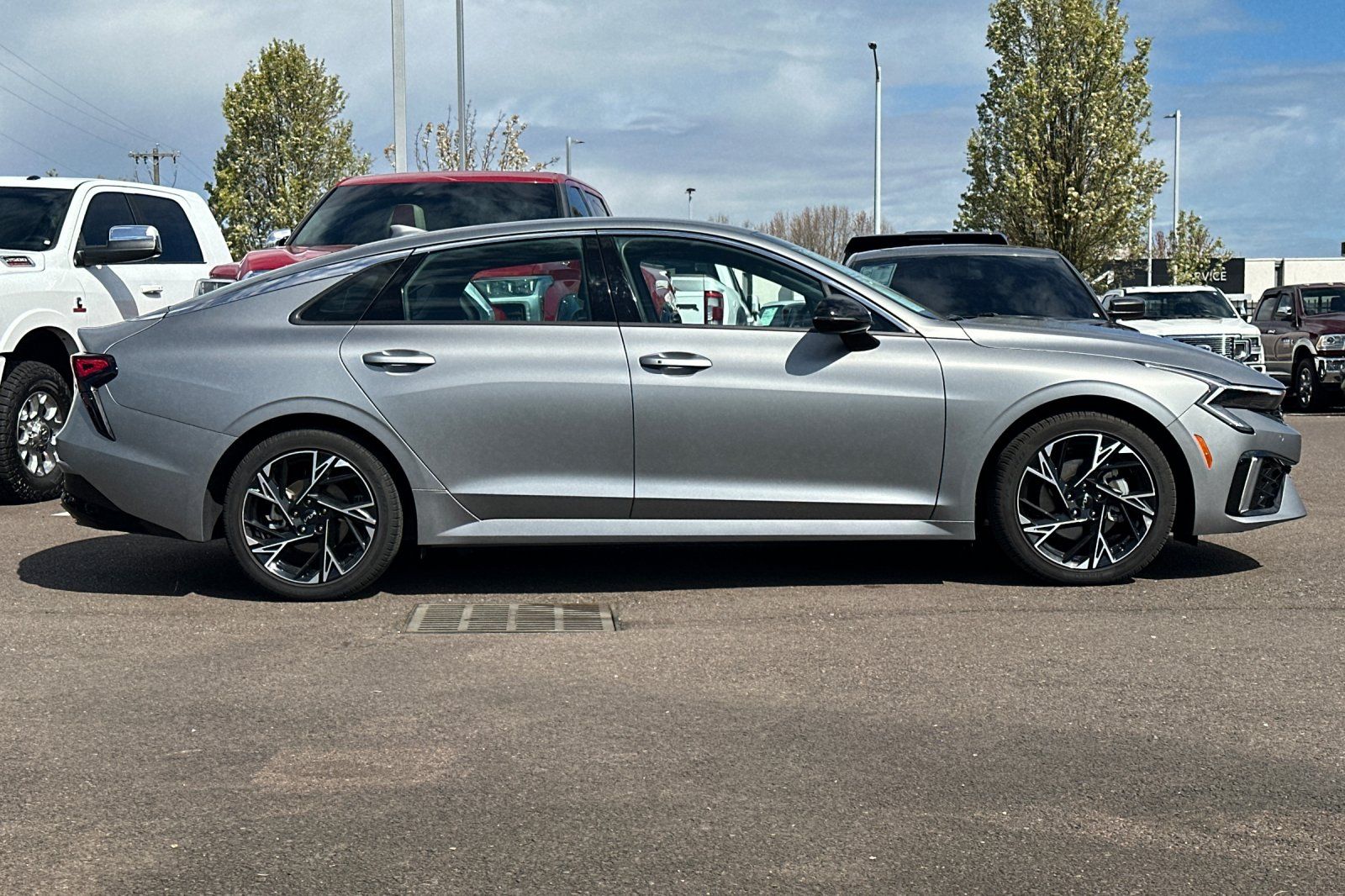 View vehicle photo 3