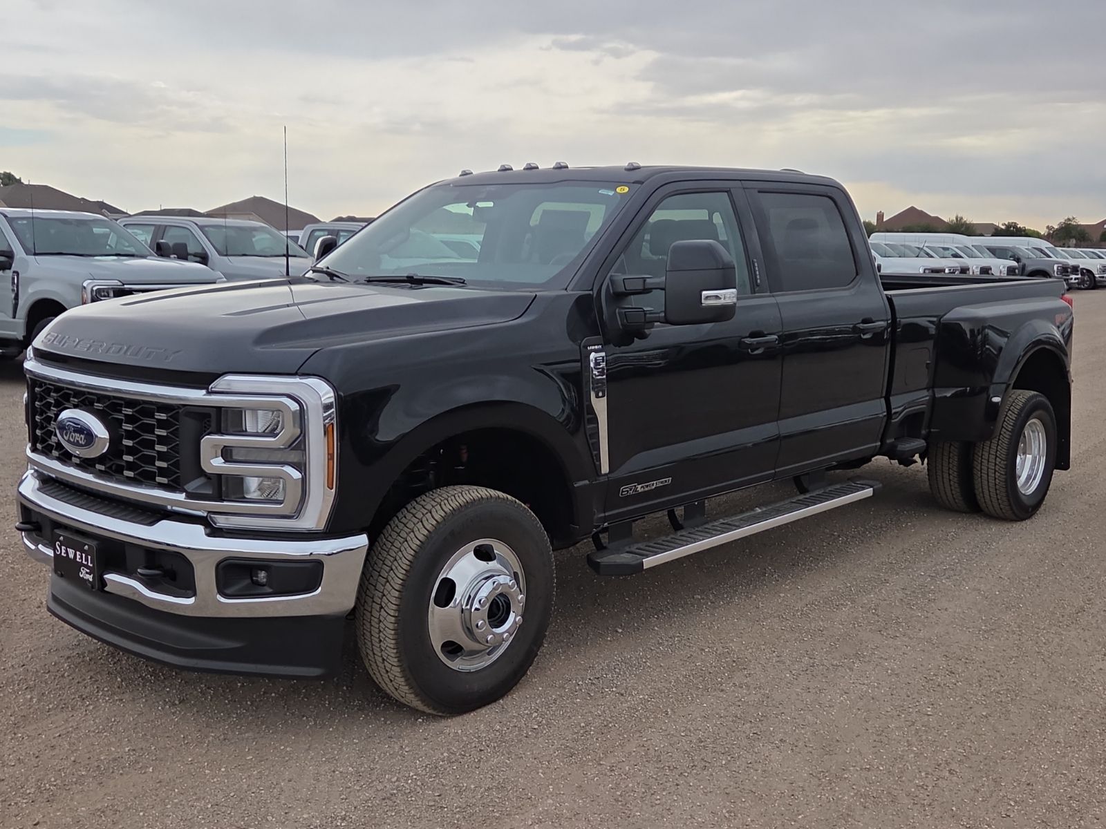 2026 Ford F-350SD Lariat