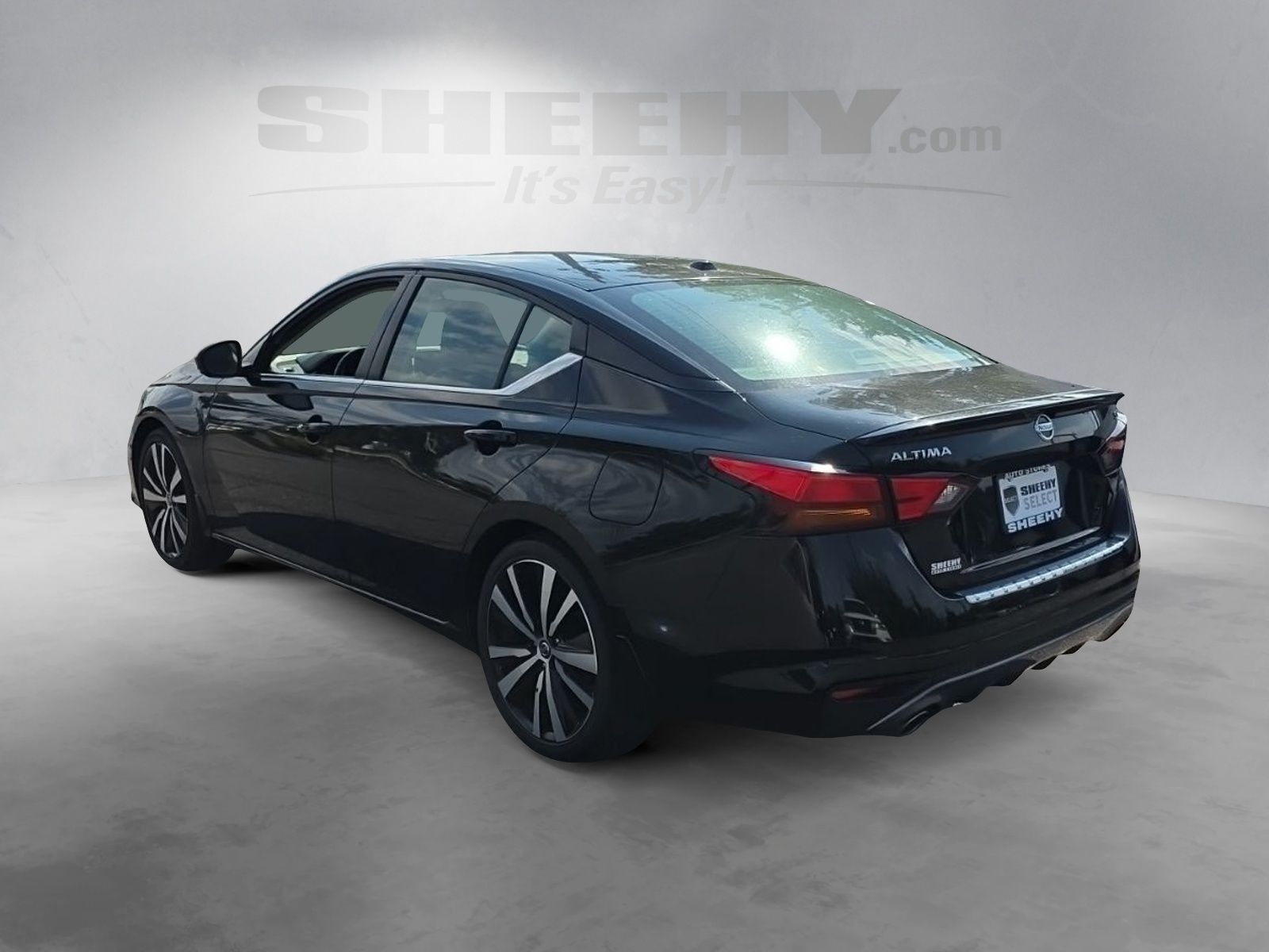 Used 2020 Black Nissan 2.5 SR image 14